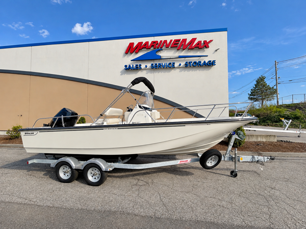 BOSTON WHALER 210 MONTAUK — 2026 Boston Whaler 210 Montauk