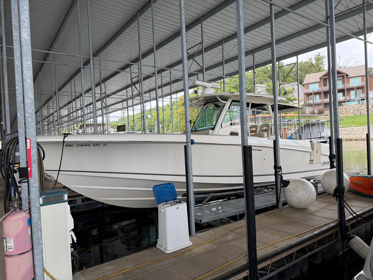 Boston Whaler 350 OUTRAGE — 2017 Boston Whaler 350 Outrage — fotoğraf 3