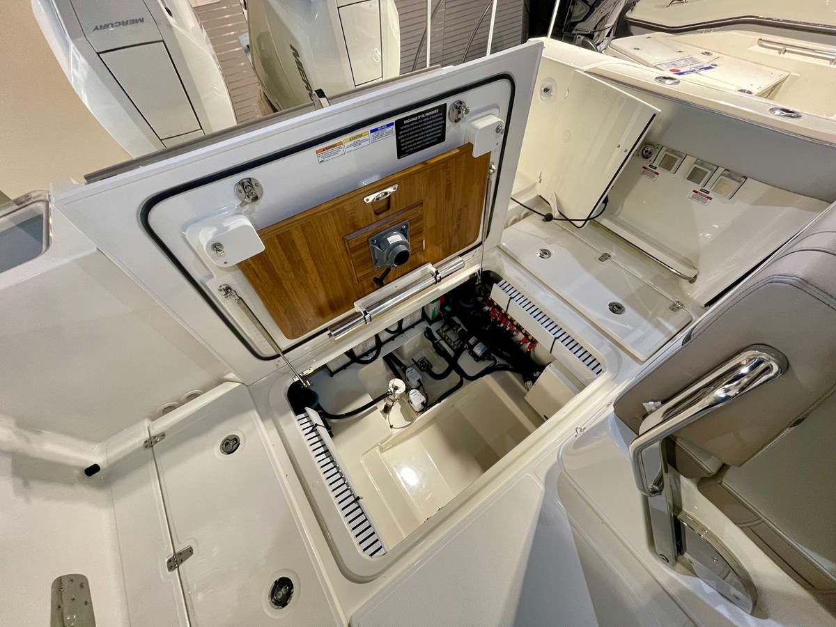Boston Whaler 330 Vantage — 2026 Boston Whaler 330 Vantage — fotoğraf 3