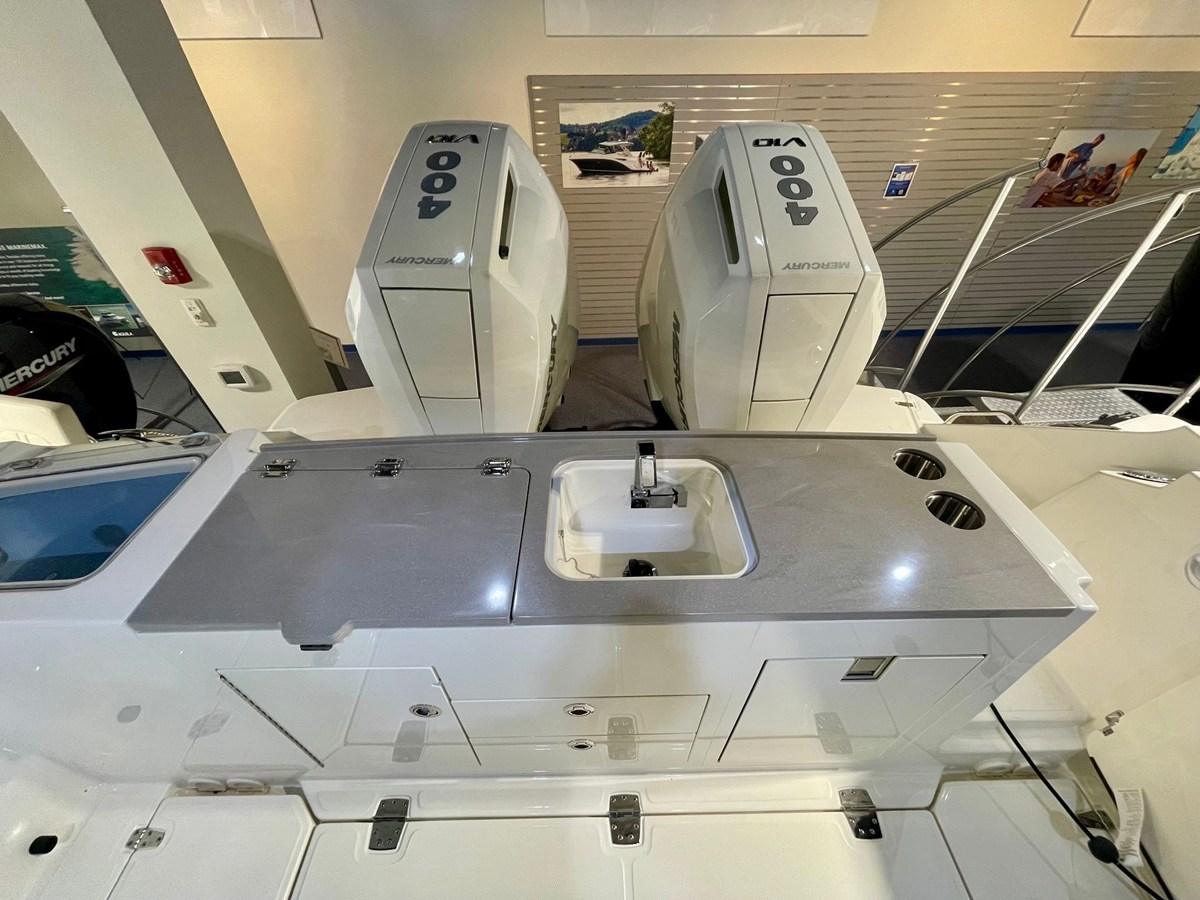 Boston Whaler 330 Vantage — 2026 Boston Whaler 330 Vantage — fotoğraf 4