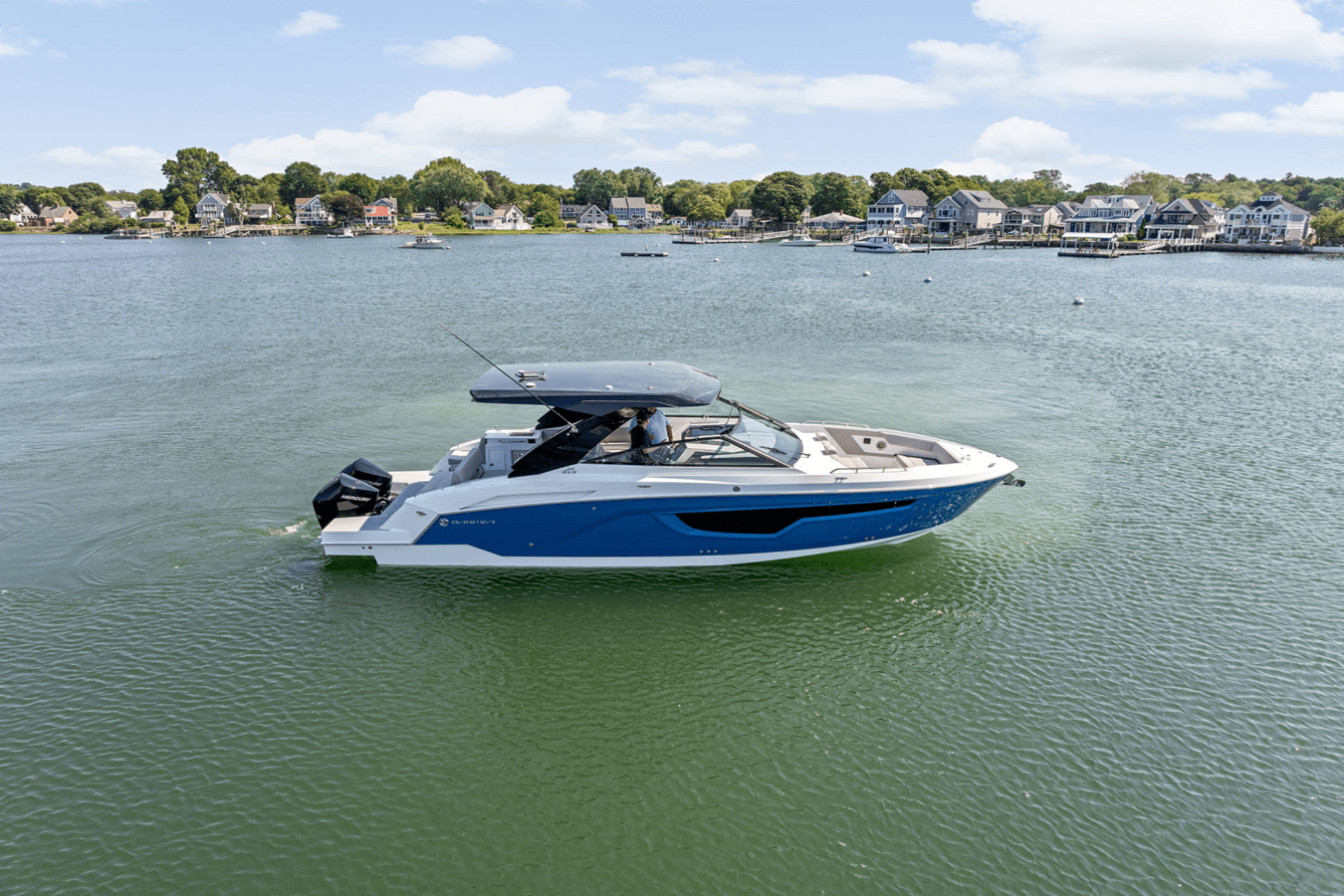 Cruisers Yachts 34 GLS Outboard — 2026 Cruisers Yachts 34 GLS Outboard
