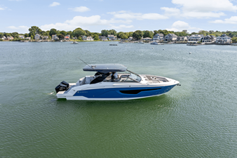 CRUISERS YACHTS 34 GLS OUTBOARD 486853