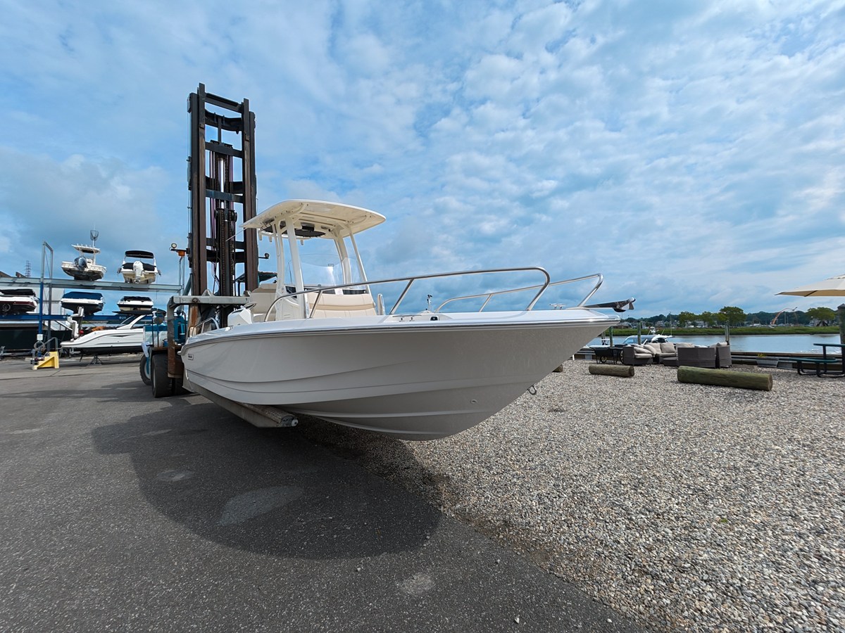 Boston Whaler 220 Dauntless — 2027 Boston Whaler 220 Dauntless — fotoğraf 3
