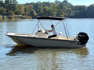 BOSTON WHALER 170 MONTAUK