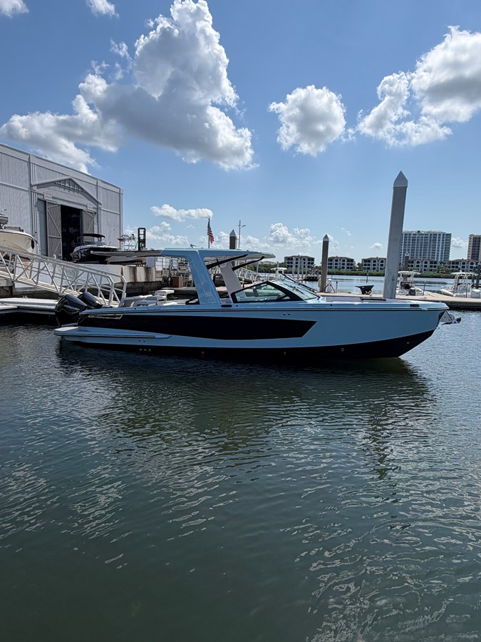Aviara AV32 OB — 2023 Aviara AV32 OB