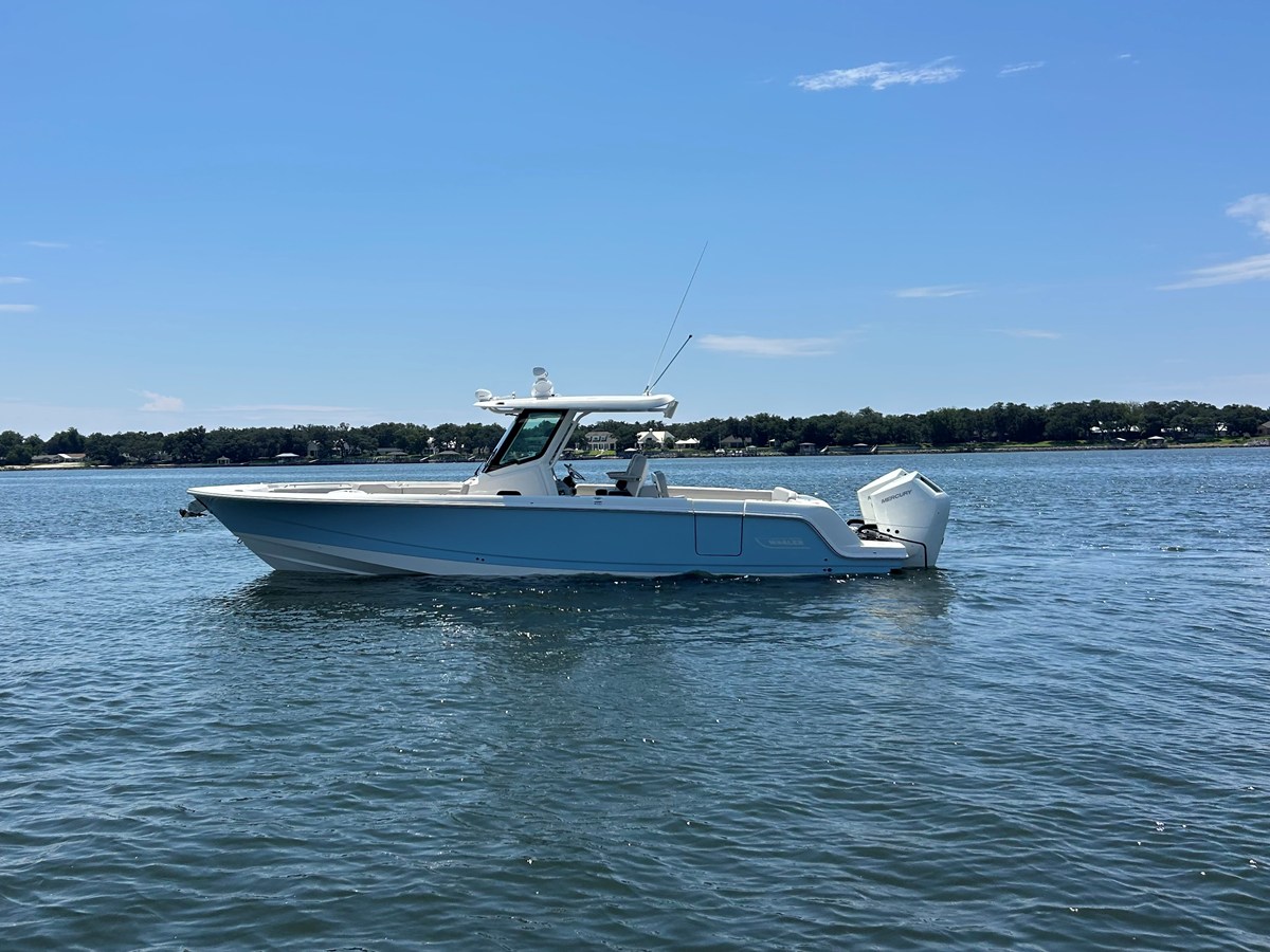 Boston Whaler 330 Outrage — 2026 Boston Whaler 330 Outrage — fotoğraf 2