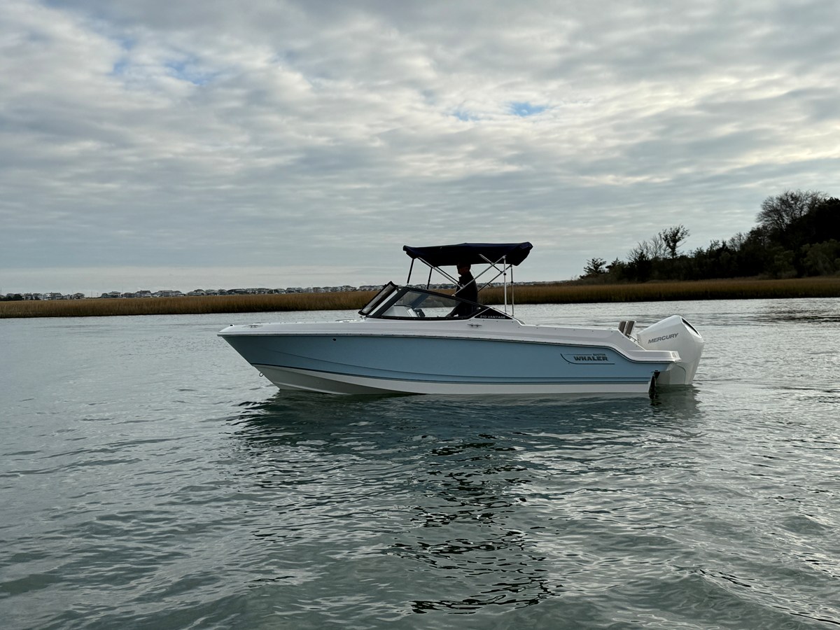 Boston Whaler 210 Vantage — 2026 Boston Whaler 210 Vantage — fotoğraf 4