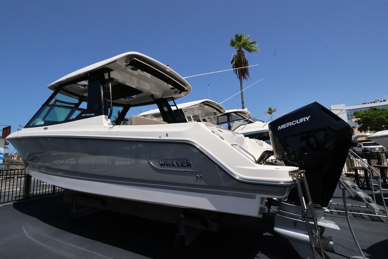 Boston Whaler 330 Vantage — 2026 Boston Whaler 330 Vantage — fotoğraf 2
