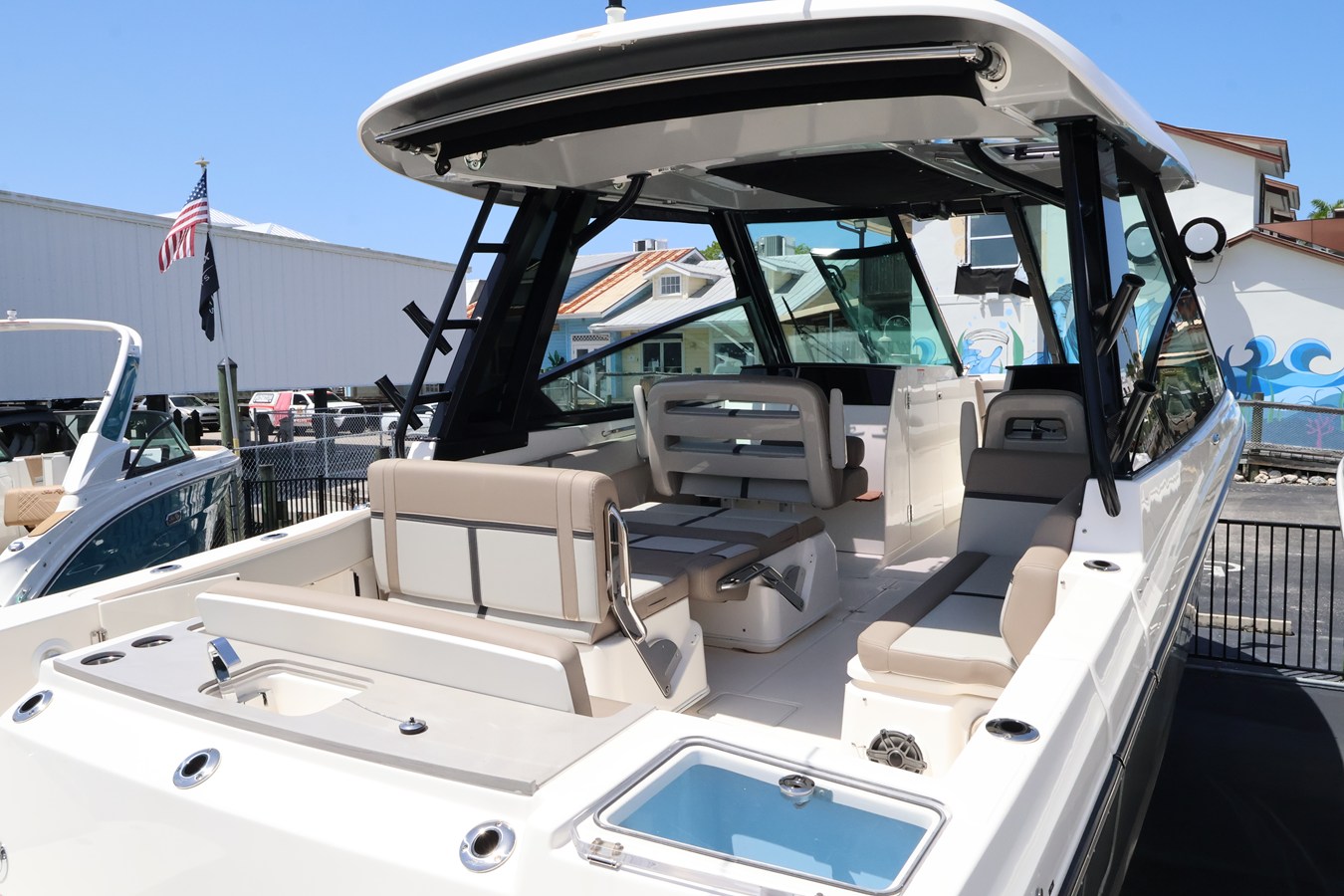 Boston Whaler 330 Vantage — 2026 Boston Whaler 330 Vantage — fotoğraf 4