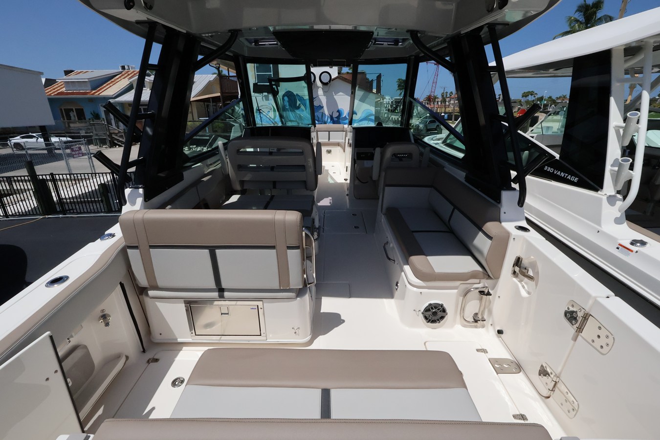 Boston Whaler 330 Vantage — 2026 Boston Whaler 330 Vantage — fotoğraf 5