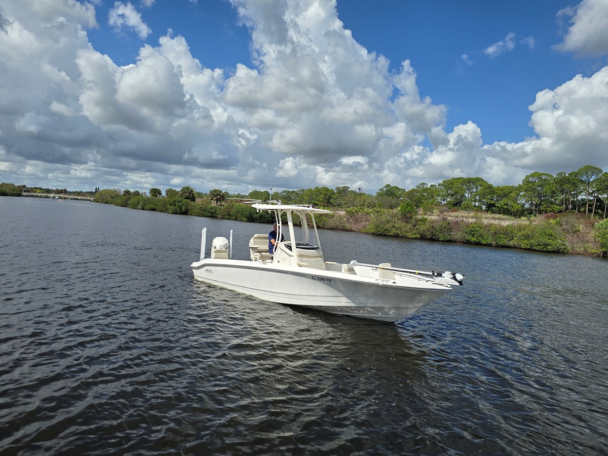 Boston Whaler 250 DAUNTLESS — 2023 Boston Whaler 250 Dauntless — fotoğraf 2