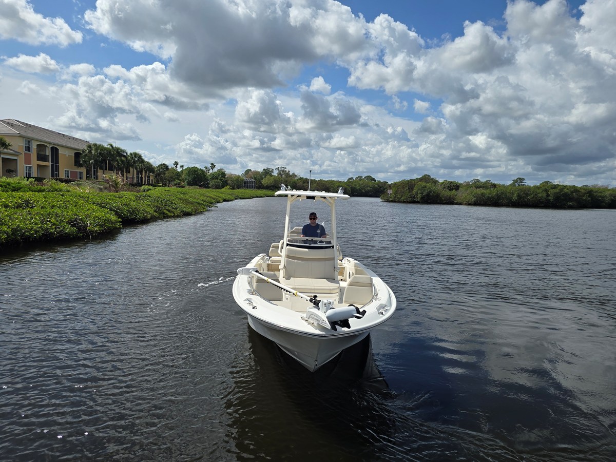 Boston Whaler 250 DAUNTLESS — 2023 Boston Whaler 250 Dauntless — fotoğraf 4