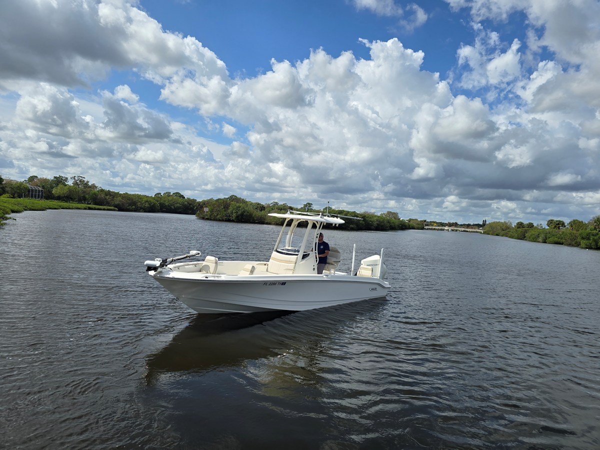 Boston Whaler 250 DAUNTLESS — 2023 Boston Whaler 250 Dauntless — fotoğraf 5