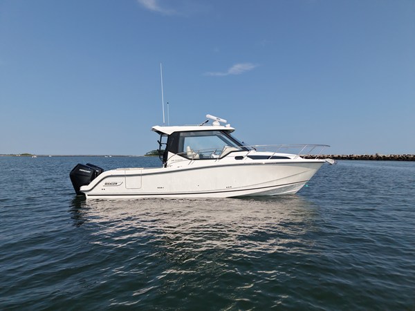 BOSTON WHALER 325 CONQUEST — 2026 Boston Whaler 325 Conquest