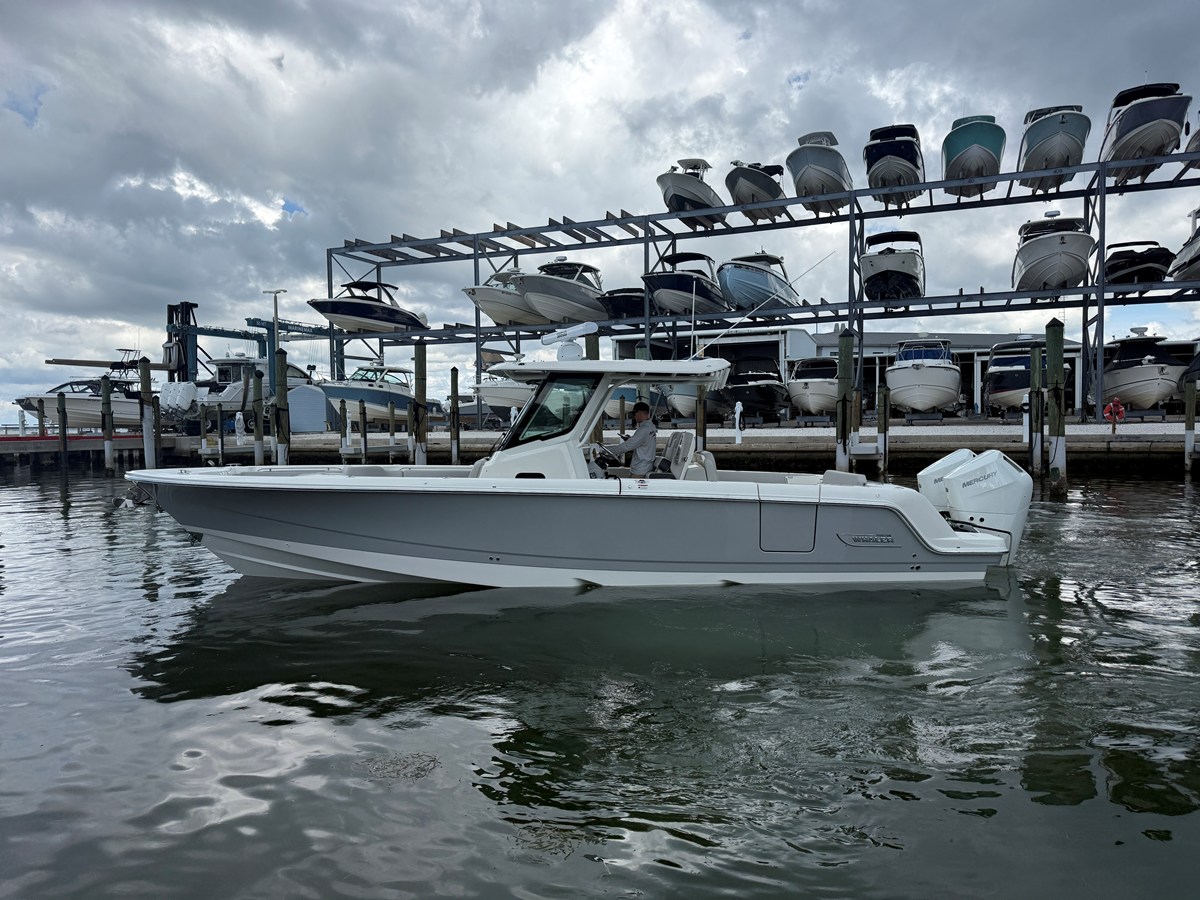 Boston Whaler 330 Outrage — 2026 Boston Whaler 330 Outrage — fotoğraf 5