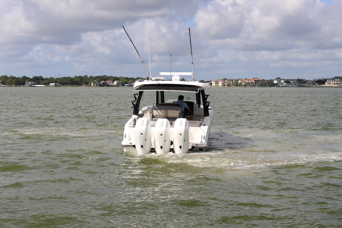 Boston Whaler 350 Realm — 2026 Boston Whaler 350 Realm — fotoğraf 3