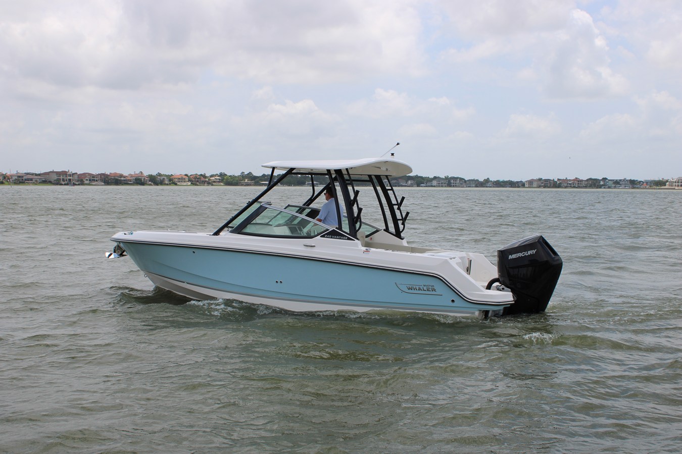 Boston Whaler 240 Vantage — 2026 Boston Whaler 240 Vantage — fotoğraf 2
