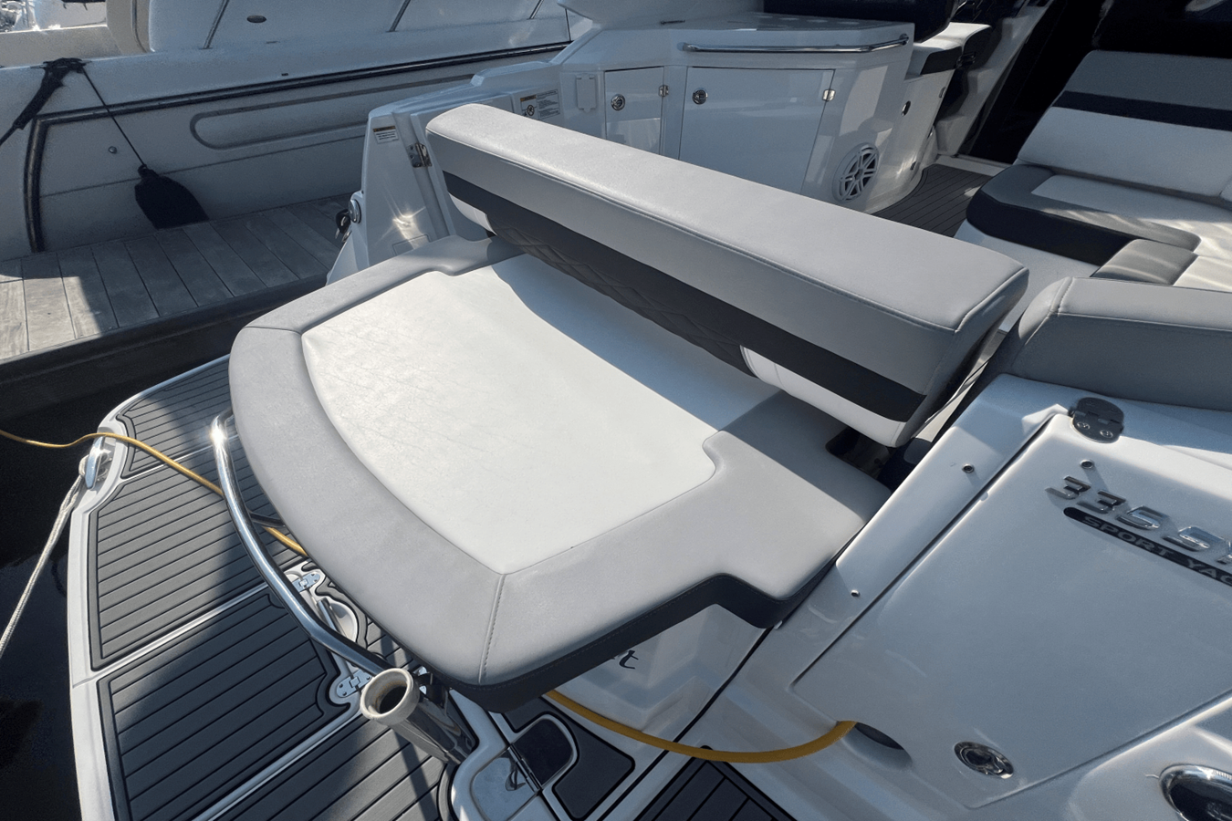 Monterey 335 SPORT YACHT — 2021 Monterey 335 Sport Yacht — fotoğraf 4