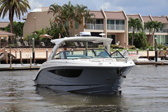 SEA RAY SLX 400 OUTBOARD