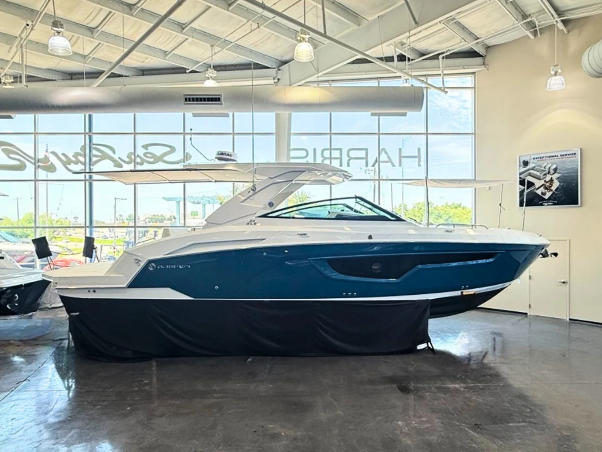 Cruisers Yachts 34 GLS — 2026 Cruisers Yachts 34 GLS