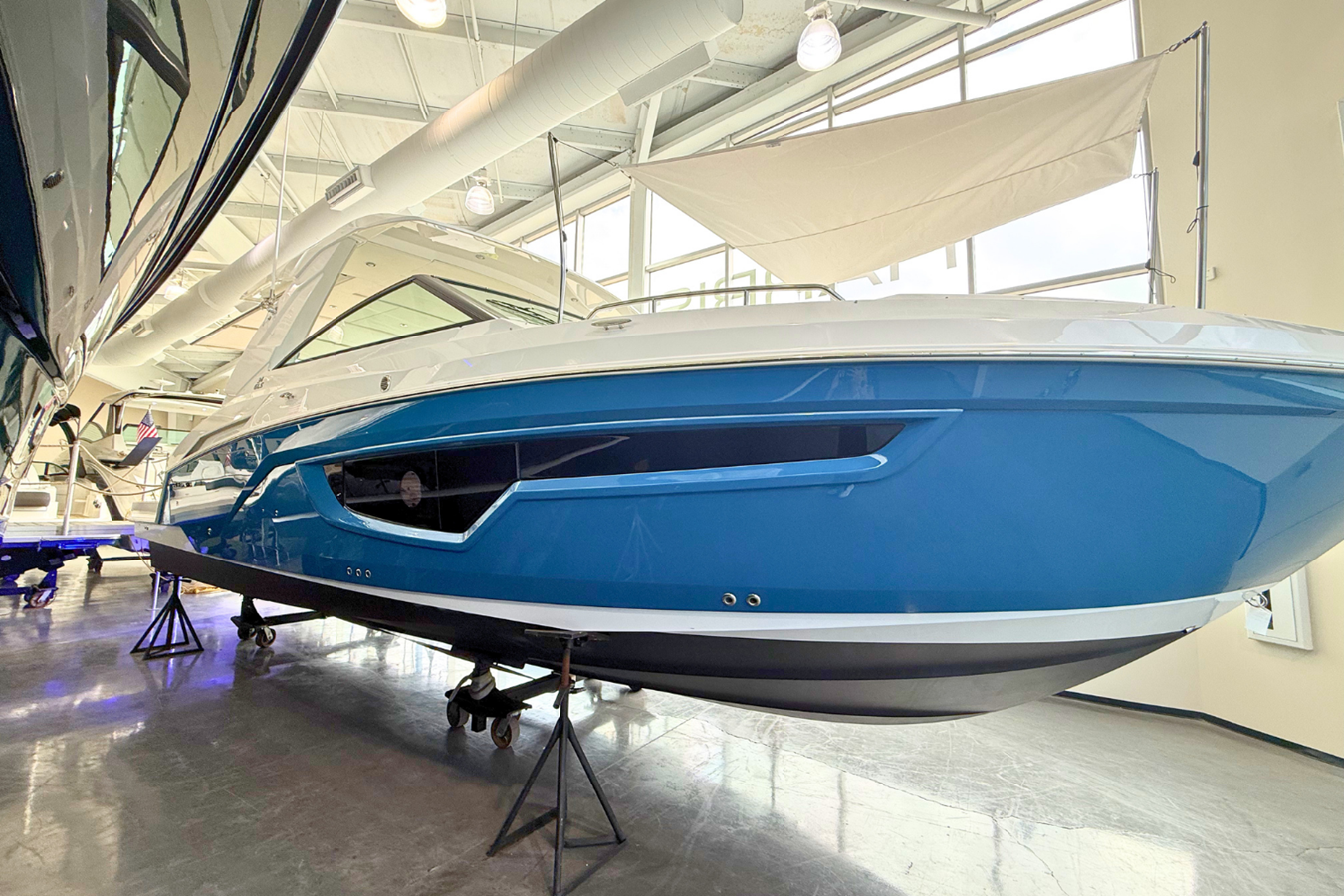 Cruisers Yachts 34 GLS — 2026 Cruisers Yachts 34 GLS — fotoğraf 5