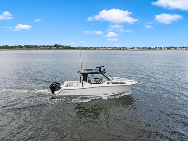 BOSTON WHALER 325 CONQUEST — 2026 Boston Whaler 325 Conquest