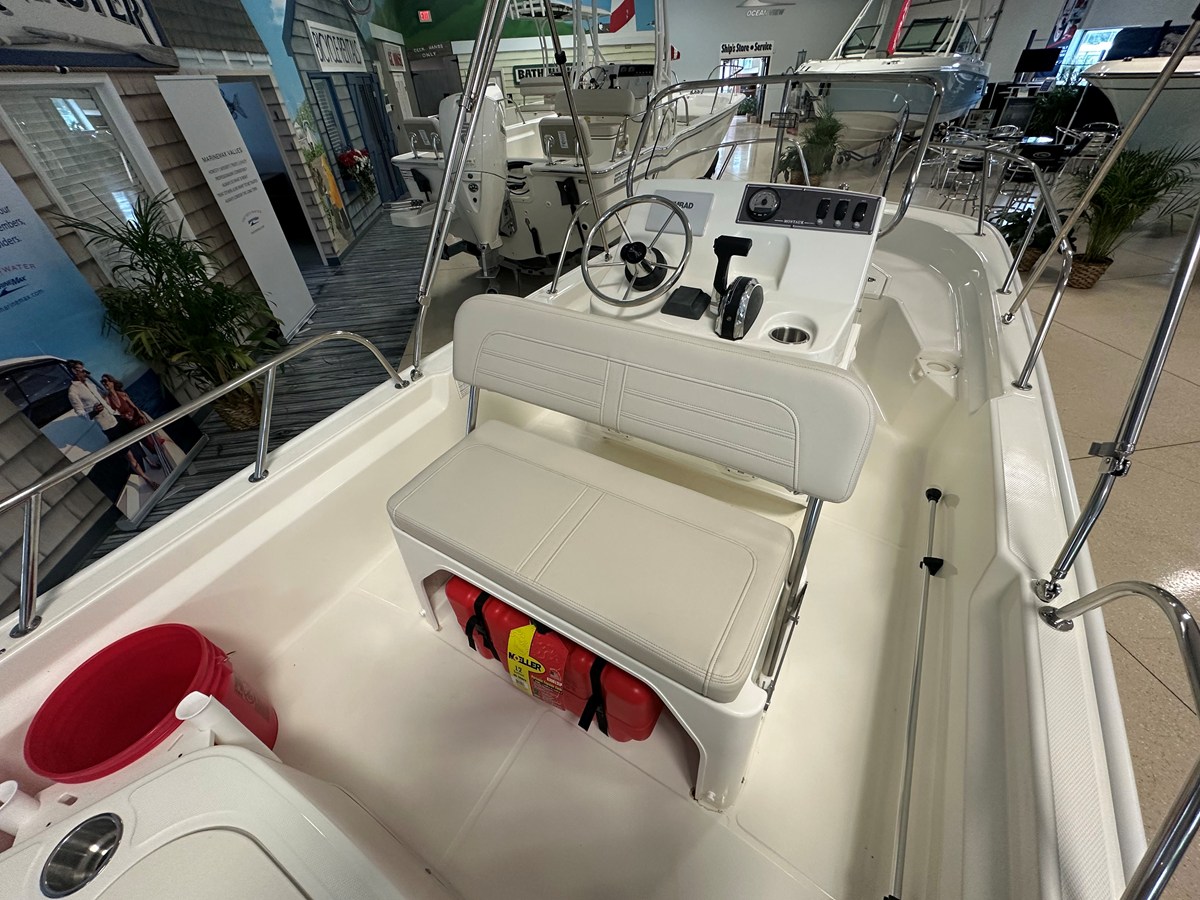 Boston Whaler 150 Montauk — 2026 Boston Whaler 150 Montauk — fotoğraf 5