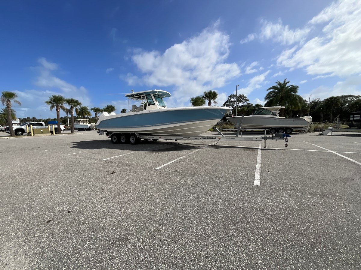 Boston Whaler 330 Outrage — 2026 Boston Whaler 330 Outrage — fotoğraf 3
