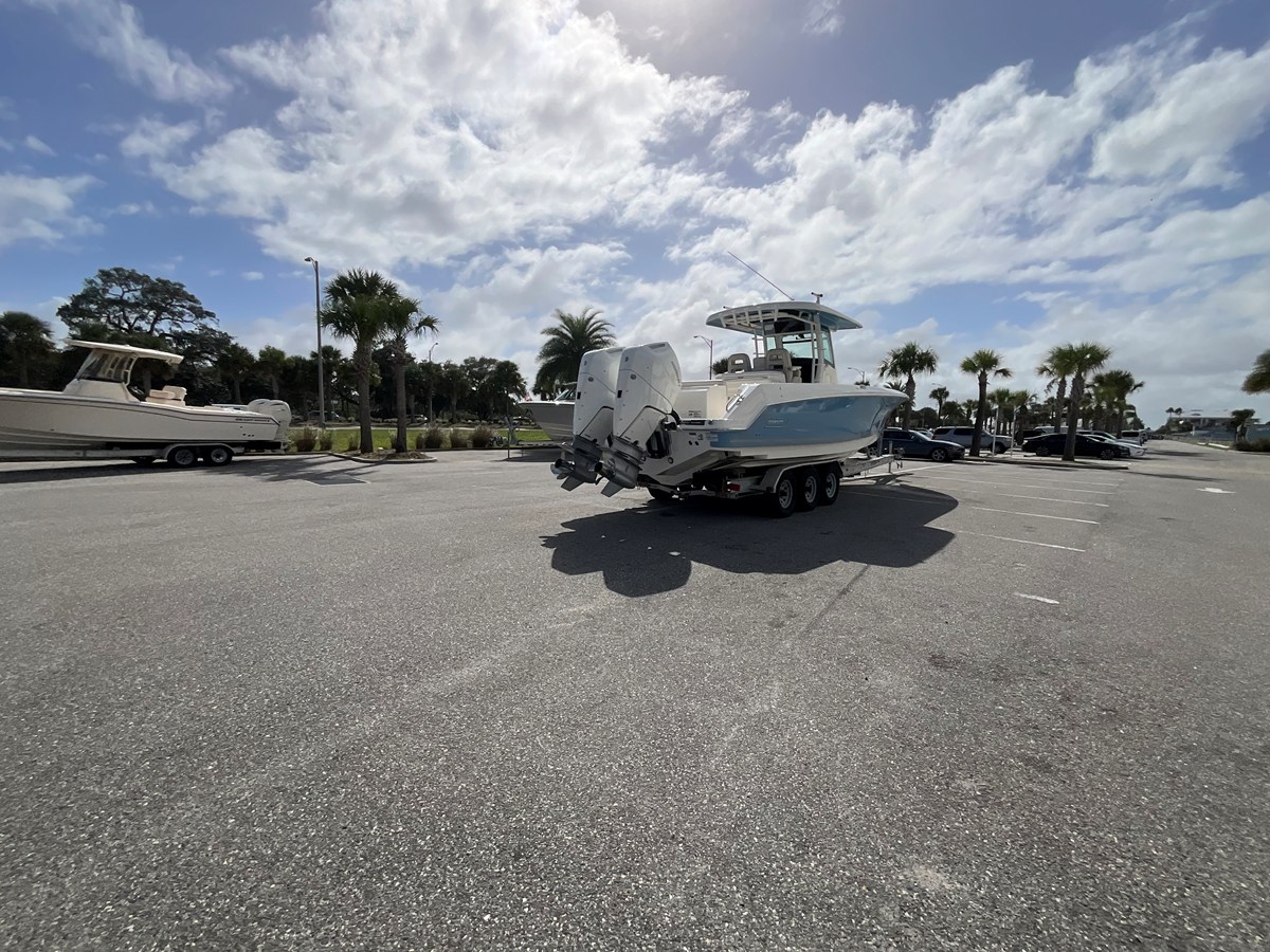 Boston Whaler 330 Outrage — 2026 Boston Whaler 330 Outrage — fotoğraf 4
