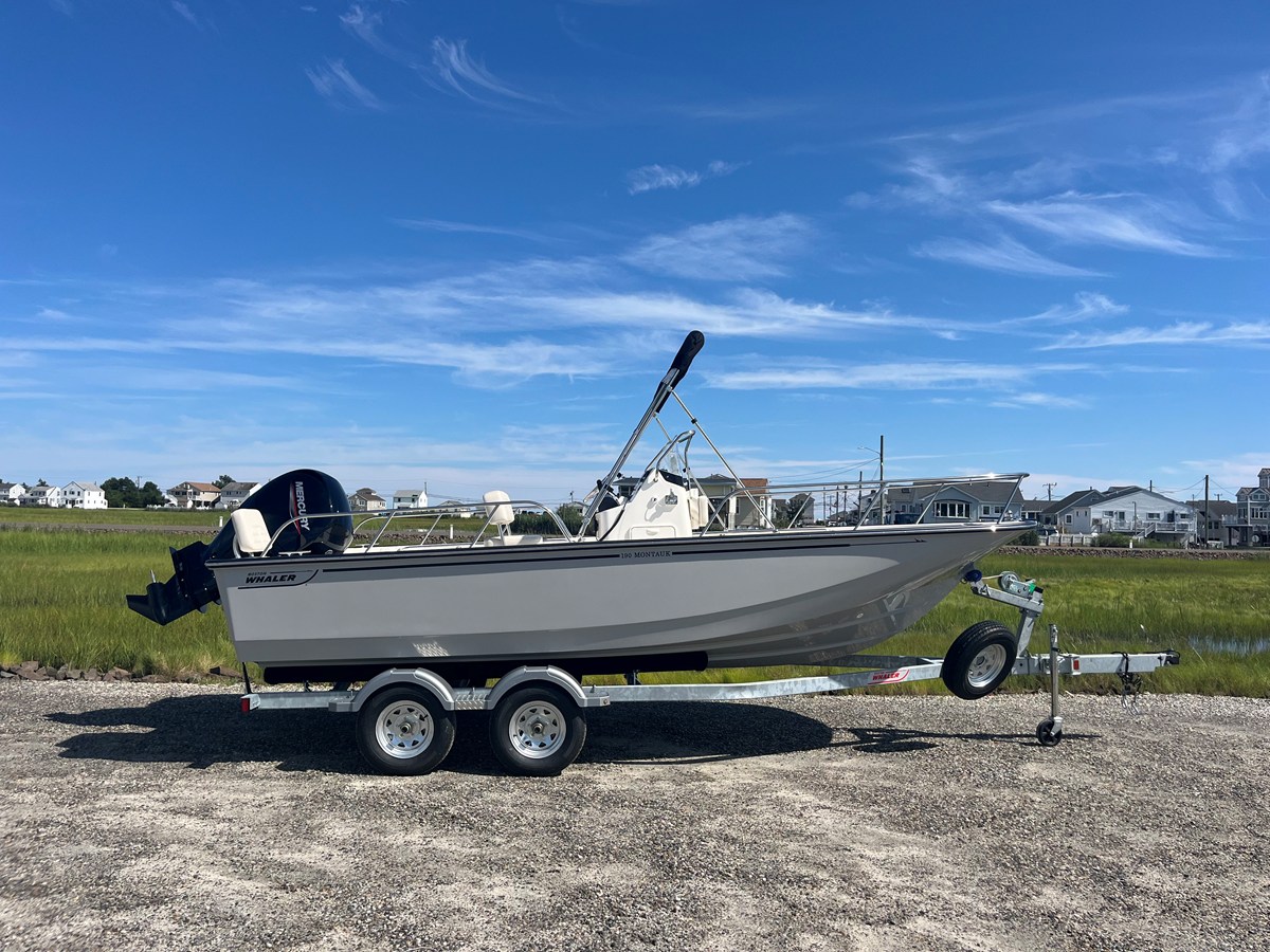 Boston Whaler 190 Montauk — 2026 Boston Whaler 190 Montauk