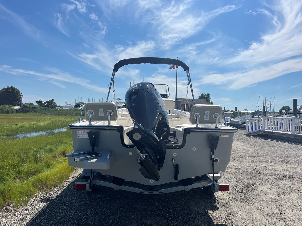 Boston Whaler 190 Montauk — 2026 Boston Whaler 190 Montauk — fotoğraf 2