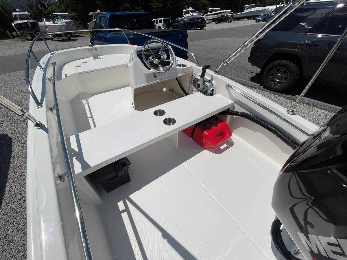 Boston Whaler 130 Super Sport — 2027 Boston Whaler 130 Super Sport — fotoğraf 3