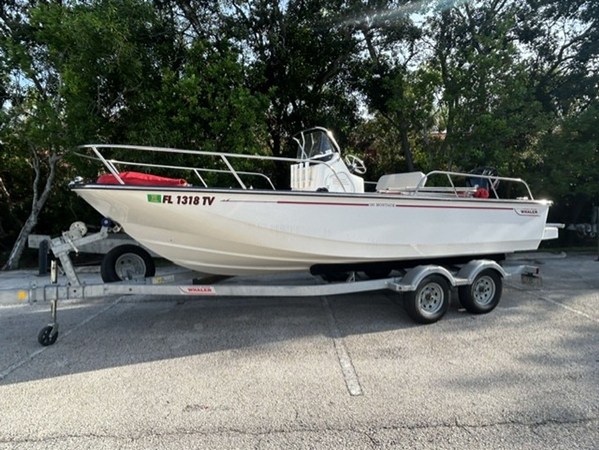 BOSTON WHALER 190 MONTAUK — 2024 Boston Whaler 190 Montauk