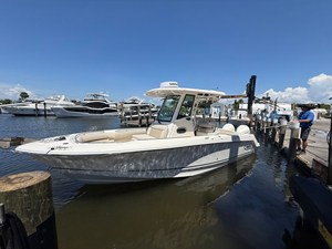 BOSTON WHALER 250 OUTRAGE