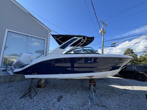 SEA RAY SDX 230 OUTBOARD