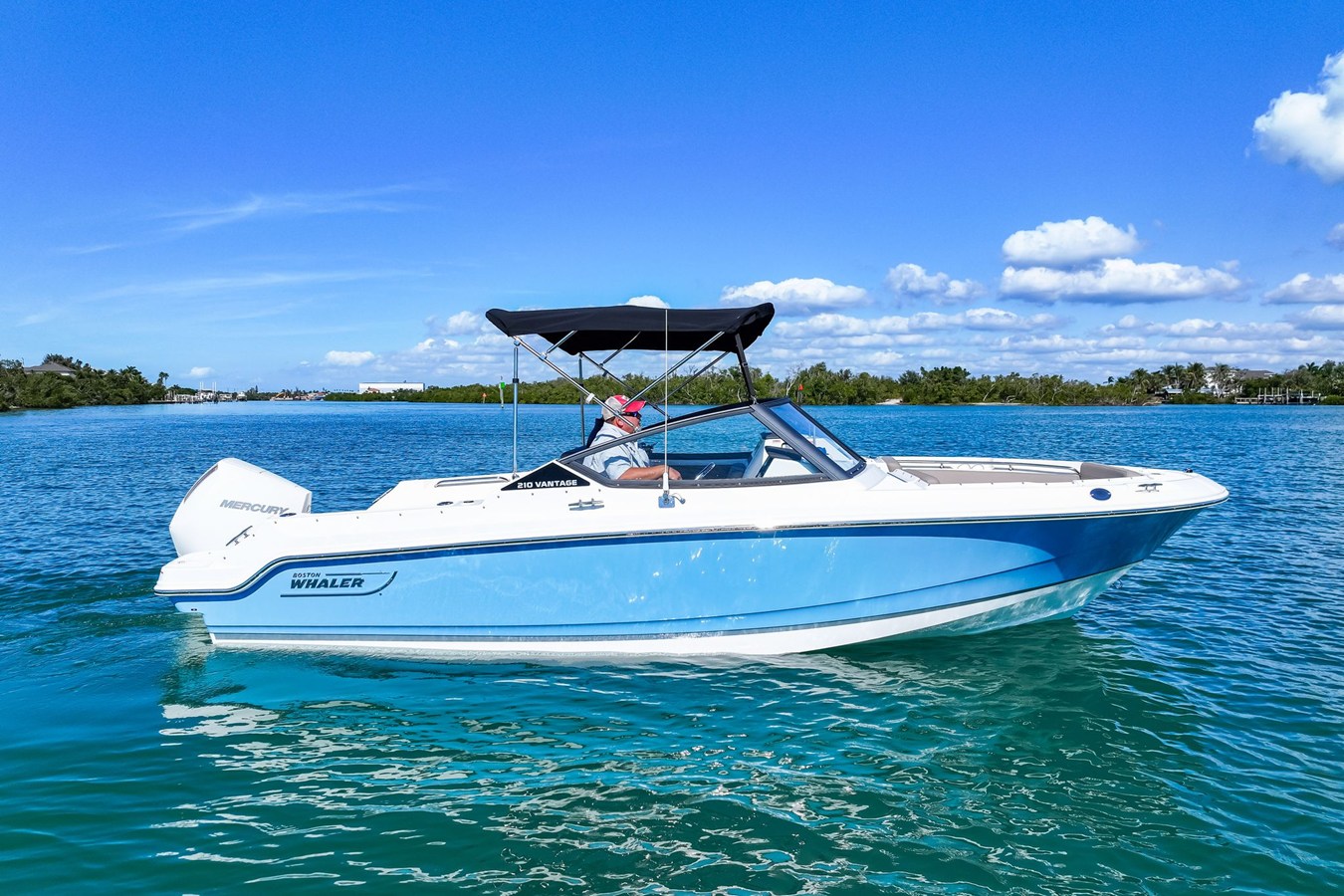 Boston Whaler 210 Vantage — 2026 Boston Whaler 210 Vantage