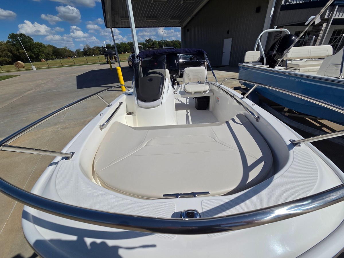Boston Whaler 130 Super Sport — 2027 Boston Whaler 130 Super Sport — fotoğraf 5