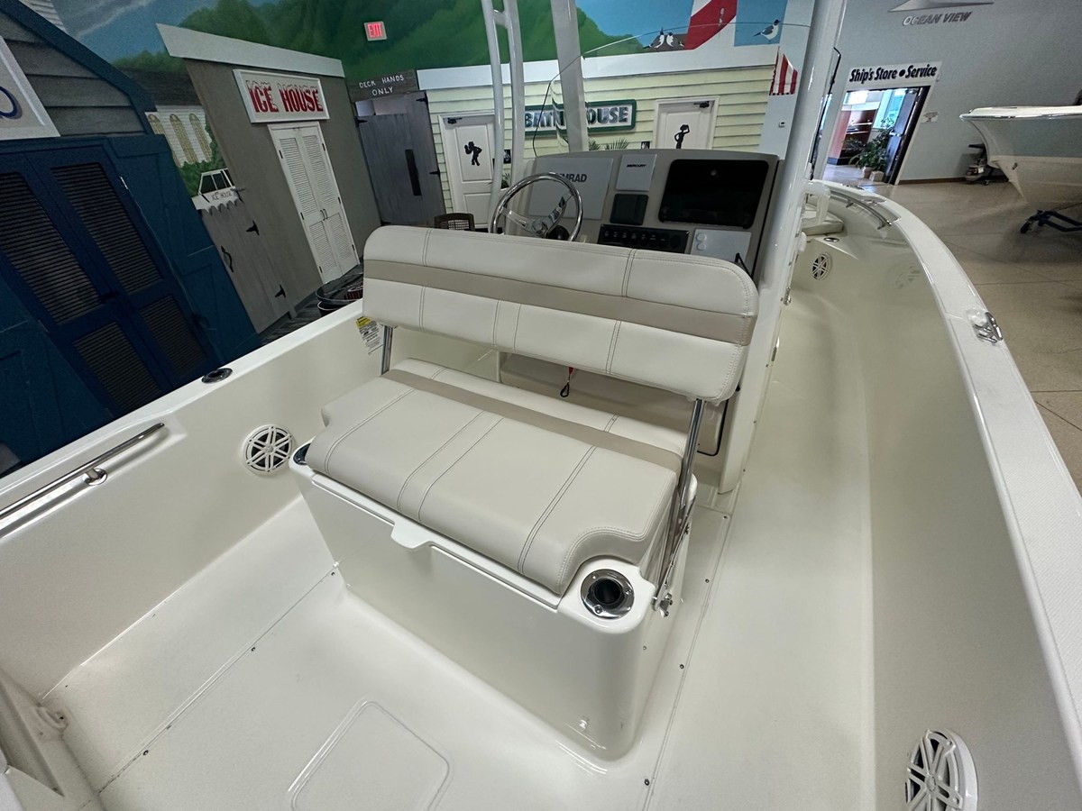Boston Whaler 220 Dauntless — 2026 Boston Whaler 220 Dauntless — fotoğraf 5