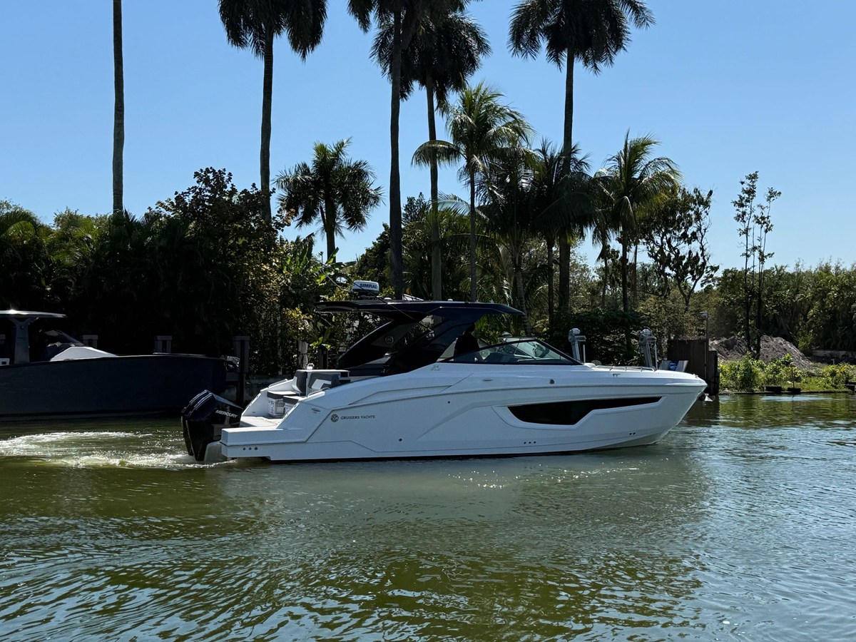 Cruisers Yachts 34 GLS Outboard — 2022 Cruisers Yachts 34 GLS Outboard — fotoğraf 2