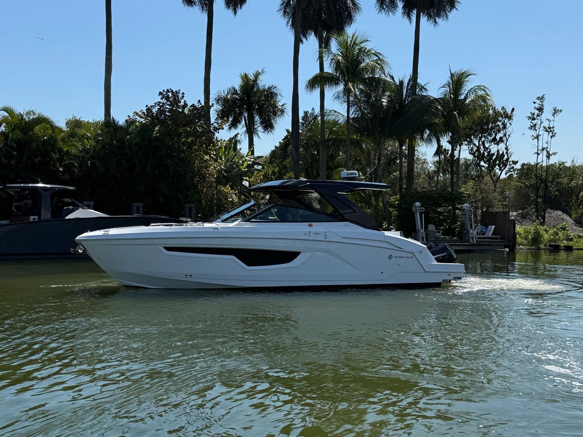 Cruisers Yachts 34 GLS Outboard — 2022 Cruisers Yachts 34 GLS Outboard — fotoğraf 3