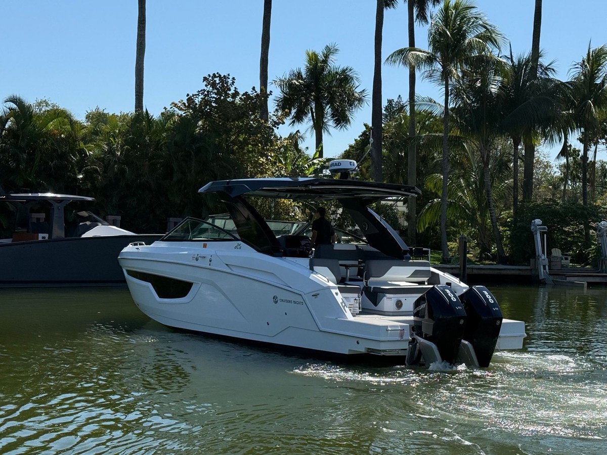 Cruisers Yachts 34 GLS Outboard — 2022 Cruisers Yachts 34 GLS Outboard — fotoğraf 5