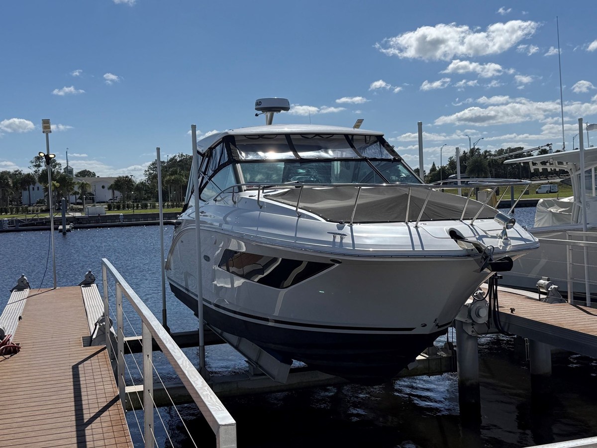 Sea Ray 320 SUNDANCER OB — 2024 Sea Ray 320 Sundancer OB