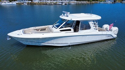 BOSTON WHALER 350 REALM 487210