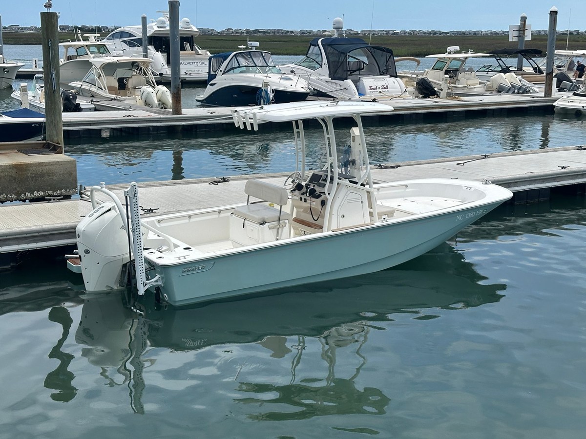 Boston Whaler 210 MONTAUK — 2020 Boston Whaler 210 Montauk