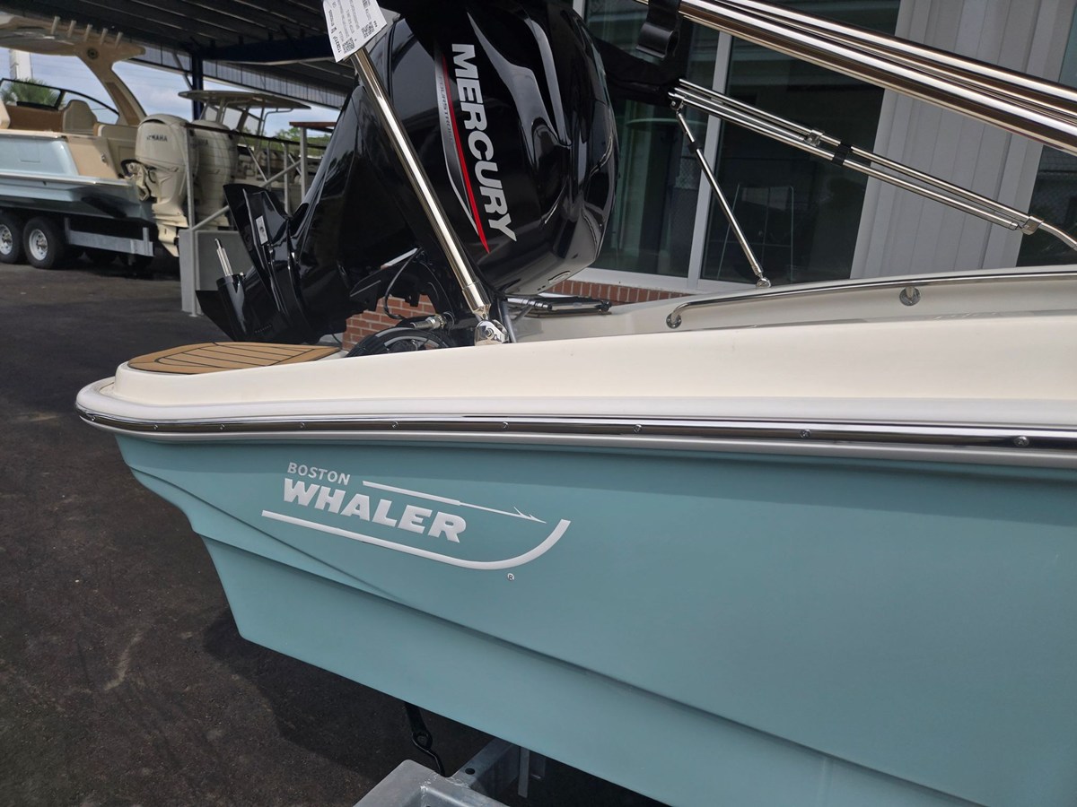 Boston Whaler 130 Super Sport — 2026 Boston Whaler 130 Super Sport — fotoğraf 2