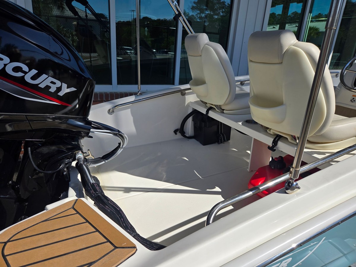 Boston Whaler 130 Super Sport — 2026 Boston Whaler 130 Super Sport — fotoğraf 3