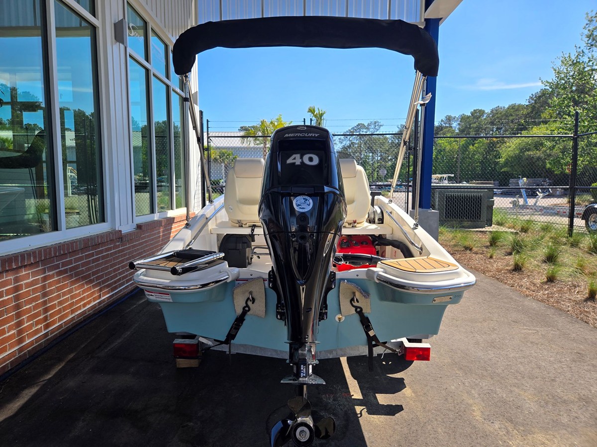 Boston Whaler 130 Super Sport — 2026 Boston Whaler 130 Super Sport — fotoğraf 4