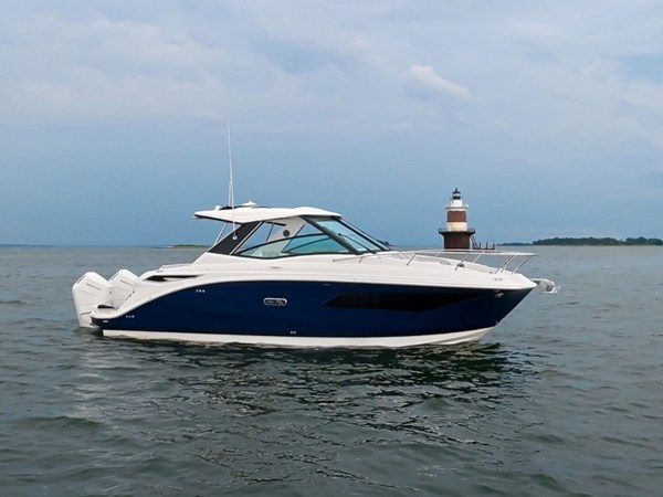 SEA RAY SUNDANCER 320 OUTBOARD — 2026 Sea Ray Sundancer 320 Outboard
