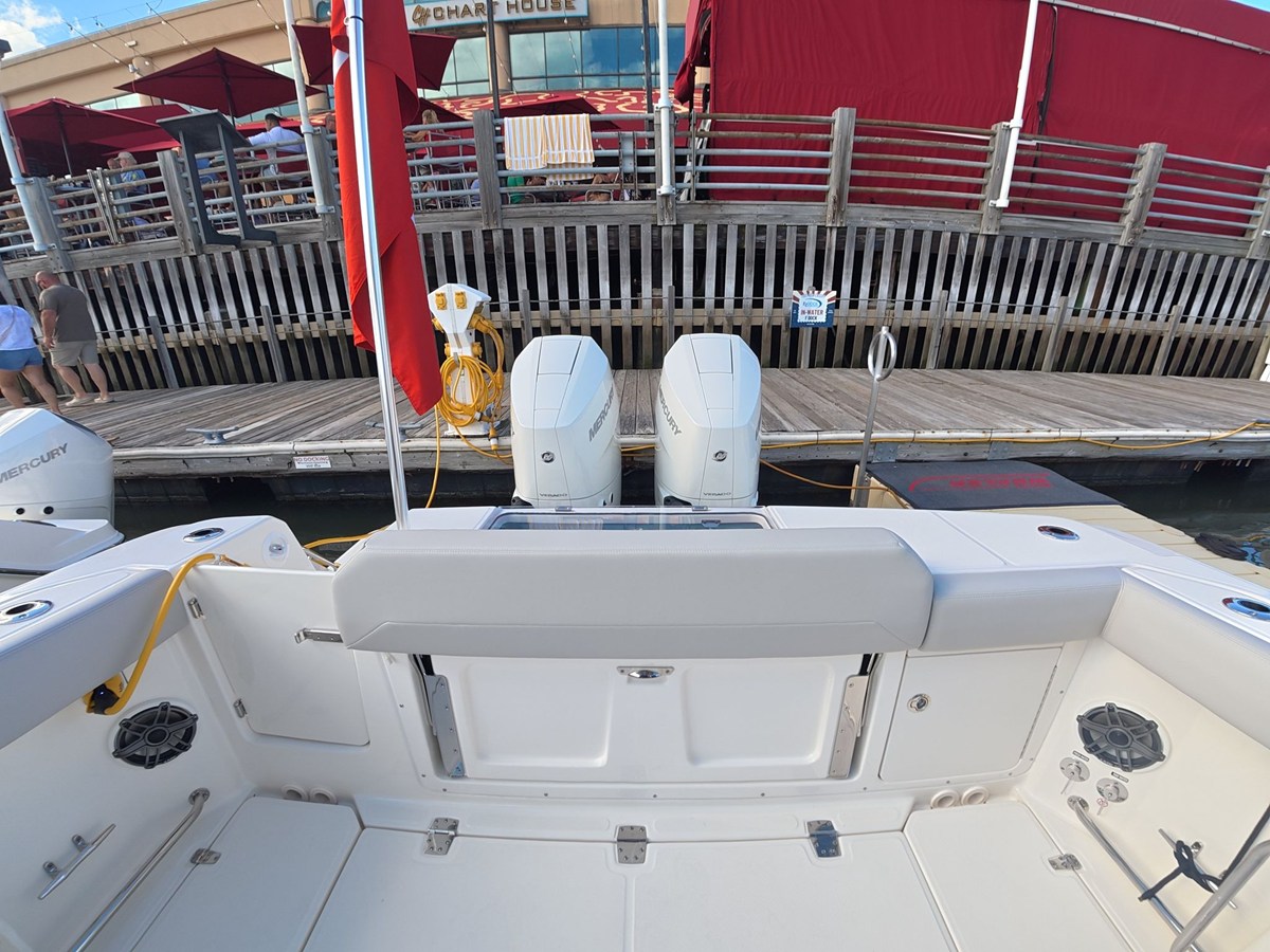 Boston Whaler 330 Outrage — 2027 Boston Whaler 330 Outrage — fotoğraf 3