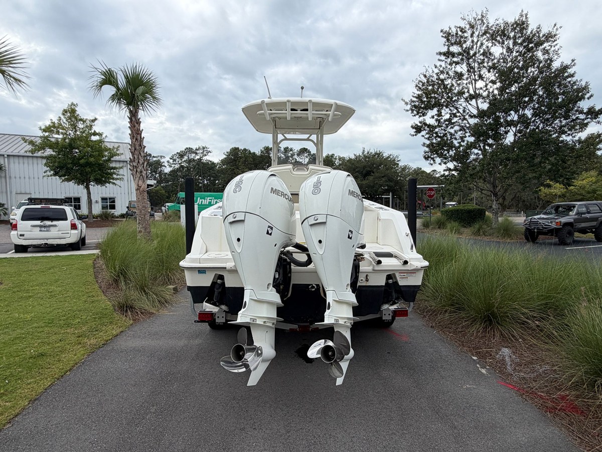 Boston Whaler 230 OUTRAGE — 2018 Boston Whaler 230 Outrage — fotoğraf 4